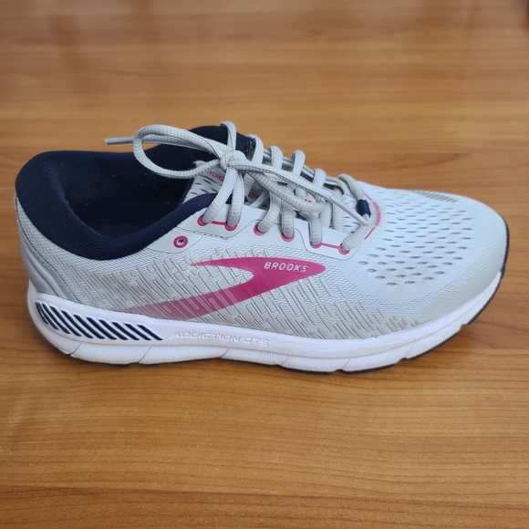 Brooks Women’s Addiction GTS 15 Running ShoesStability Support Comfort Sz 8B